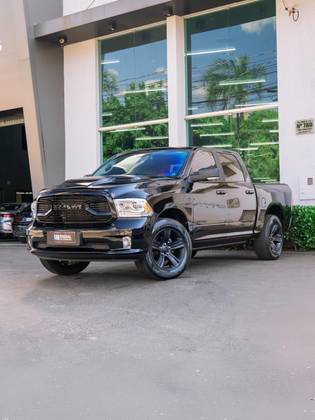RAM CLASSIC 5.7 V8 GASOLINA LARAMIE CD 4X4 AUTOMÁTICO RAM CLASSIC 5.7 V8 GASOLINA LARAMIE CD 4X4 AUTOMÁTICO